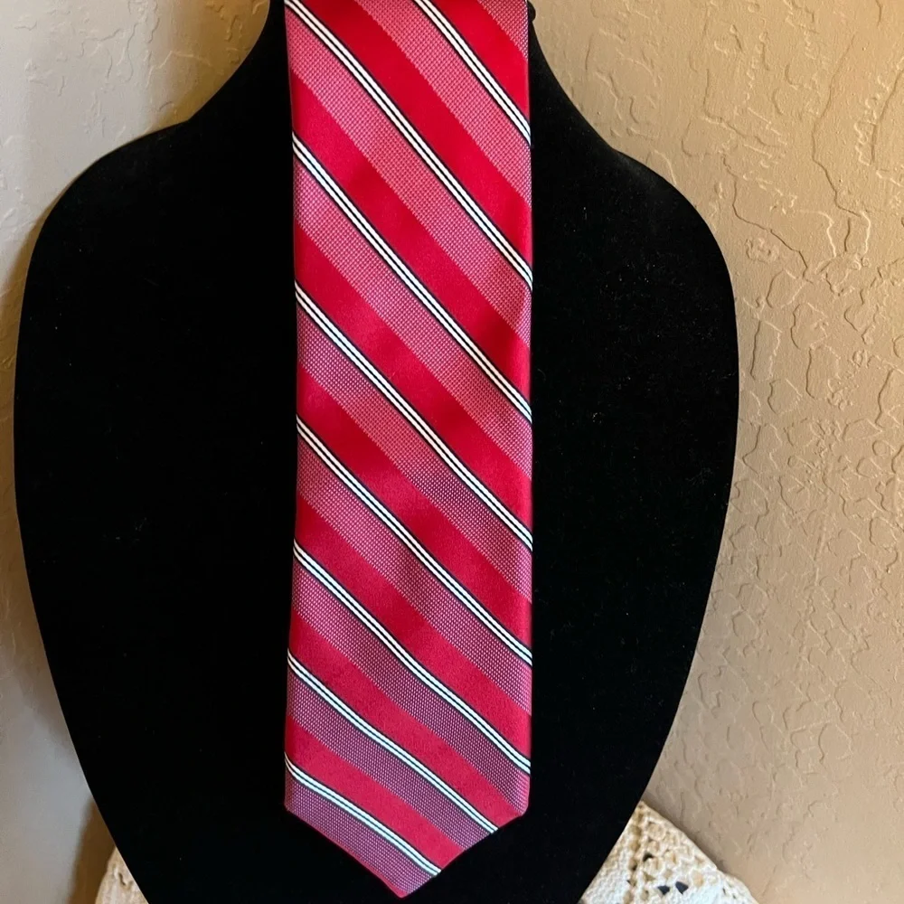 Cremieux Silk Seven-Fold Neck Tie Made in Italy - Red Stripe